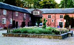Glansevern Courtyard